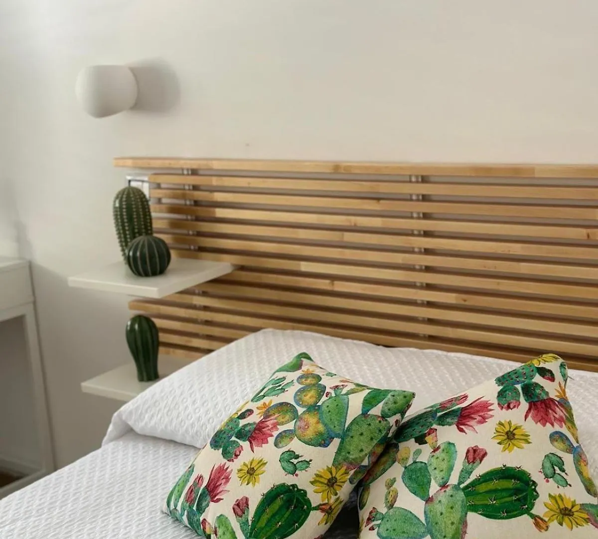 Affittacamere Madre Terra Airport Rooms And Suites Terrasini