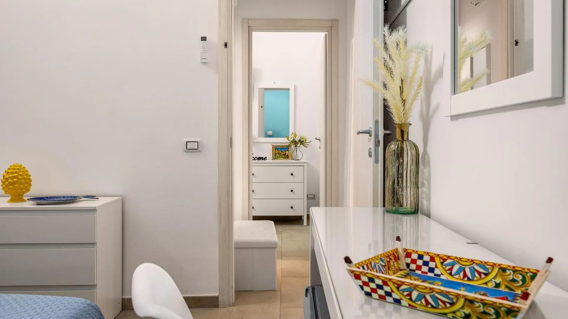 Affittacamere Madre Terra Airport Rooms And Suites Terrasini Italia