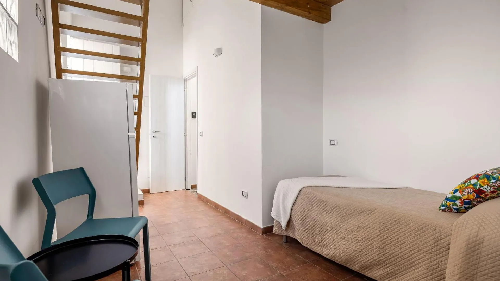 Madre Terra Airport Rooms And Suites Terrasini Affittacamere